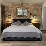Il Giardino Segreto Arona, Charming