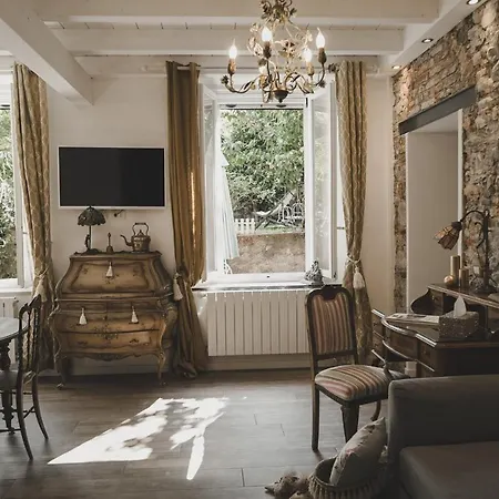 公寓 Il Giardino Segreto Arona, Charming *