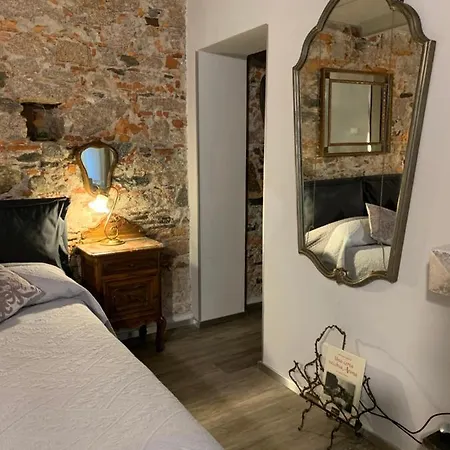 Il Giardino Segreto Arona, Charming アパート