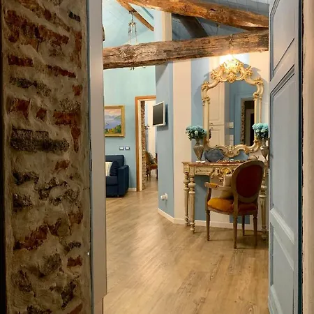 Apartment Il Giardino Segreto Arona, Charming