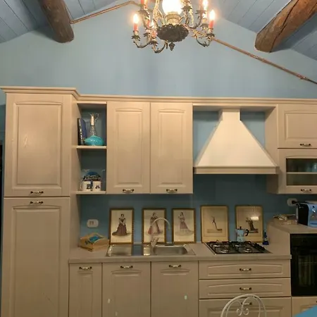 アパート Il Giardino Segreto Arona, Charming アローナ