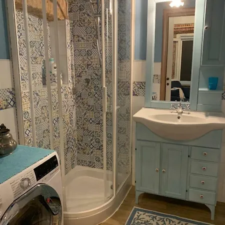 Apartment Il Giardino Segreto Arona, Charming *