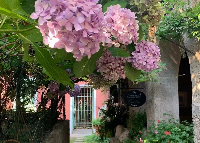 アパート Il Giardino Segreto Arona, Charming アローナ